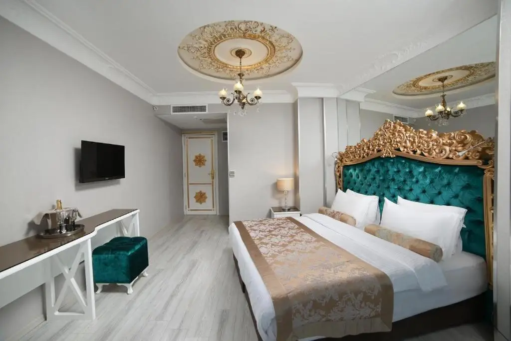White Monarch Hotel