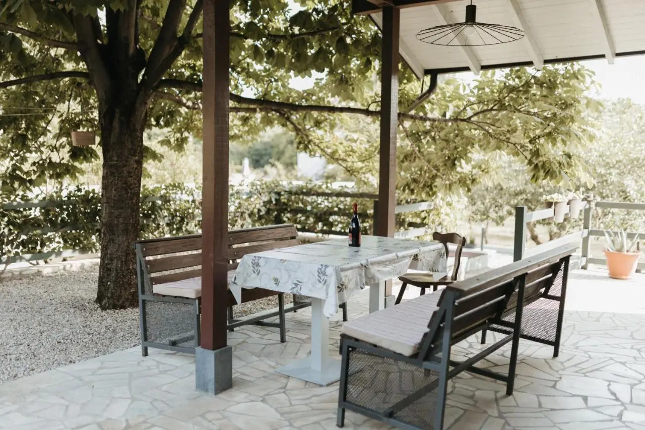 Almond Buna PoolHouse