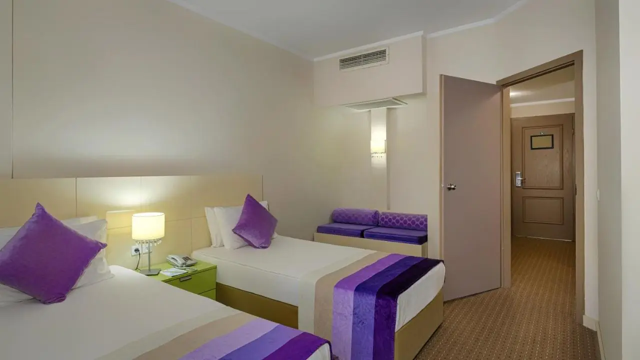 Green Max Hotel
