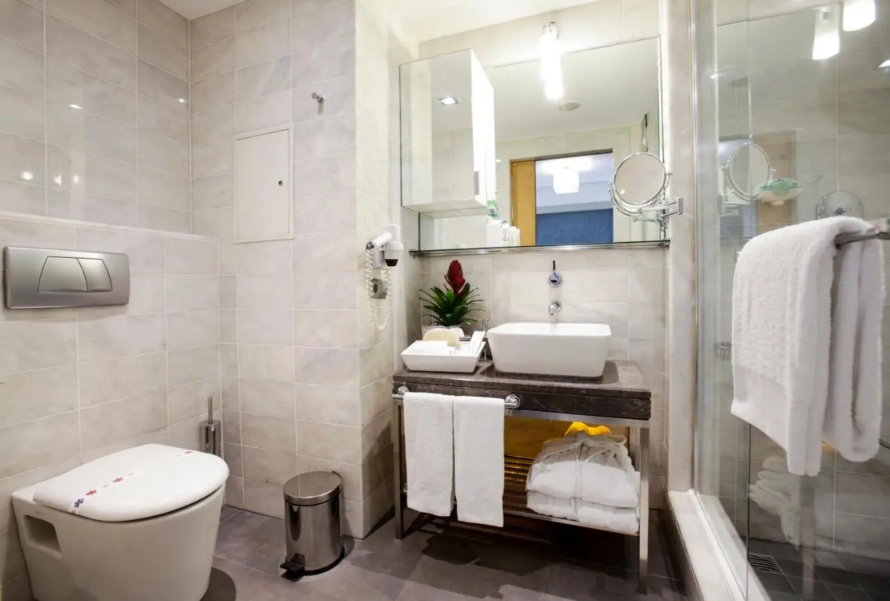 Housez Suites & Apartments Special Class