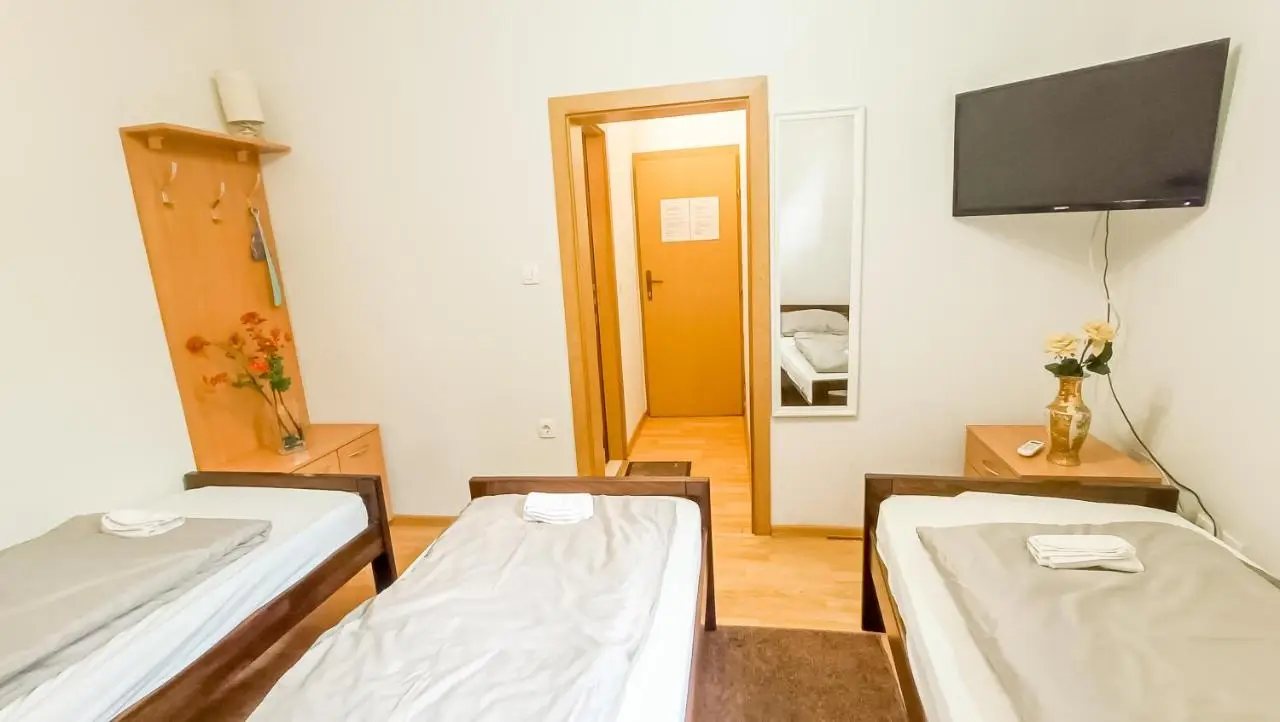 Bascarsija Guesthouse - Private Bath, TV & AirCon