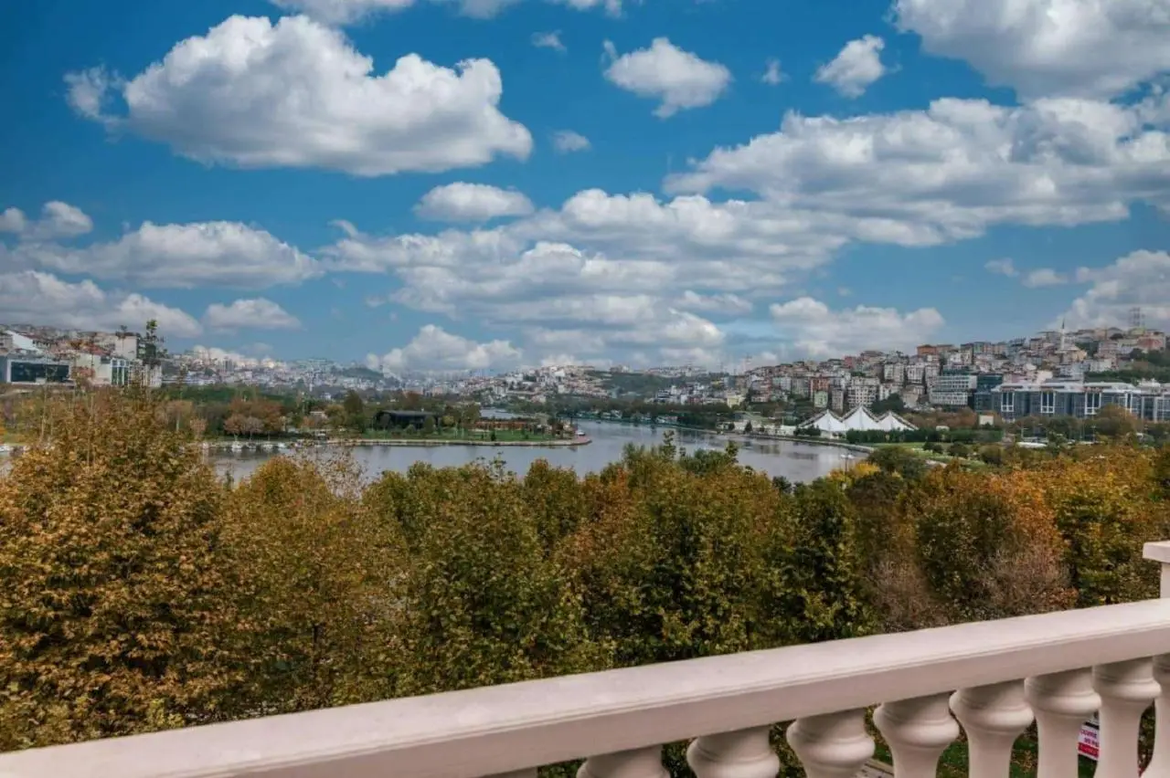 Ramada by Wyndham Istanbul Golden Horn
