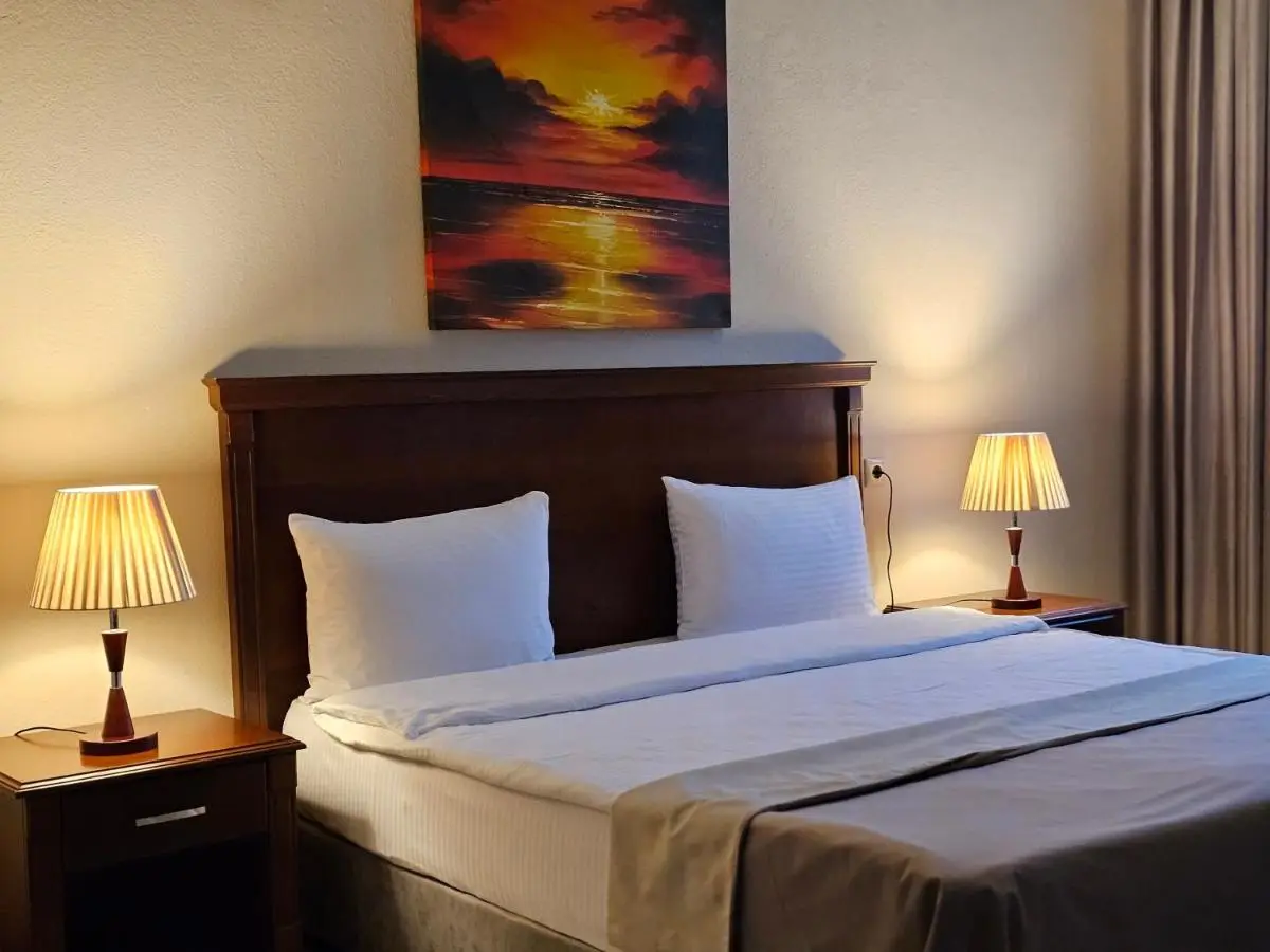 Crown Suites Hotel