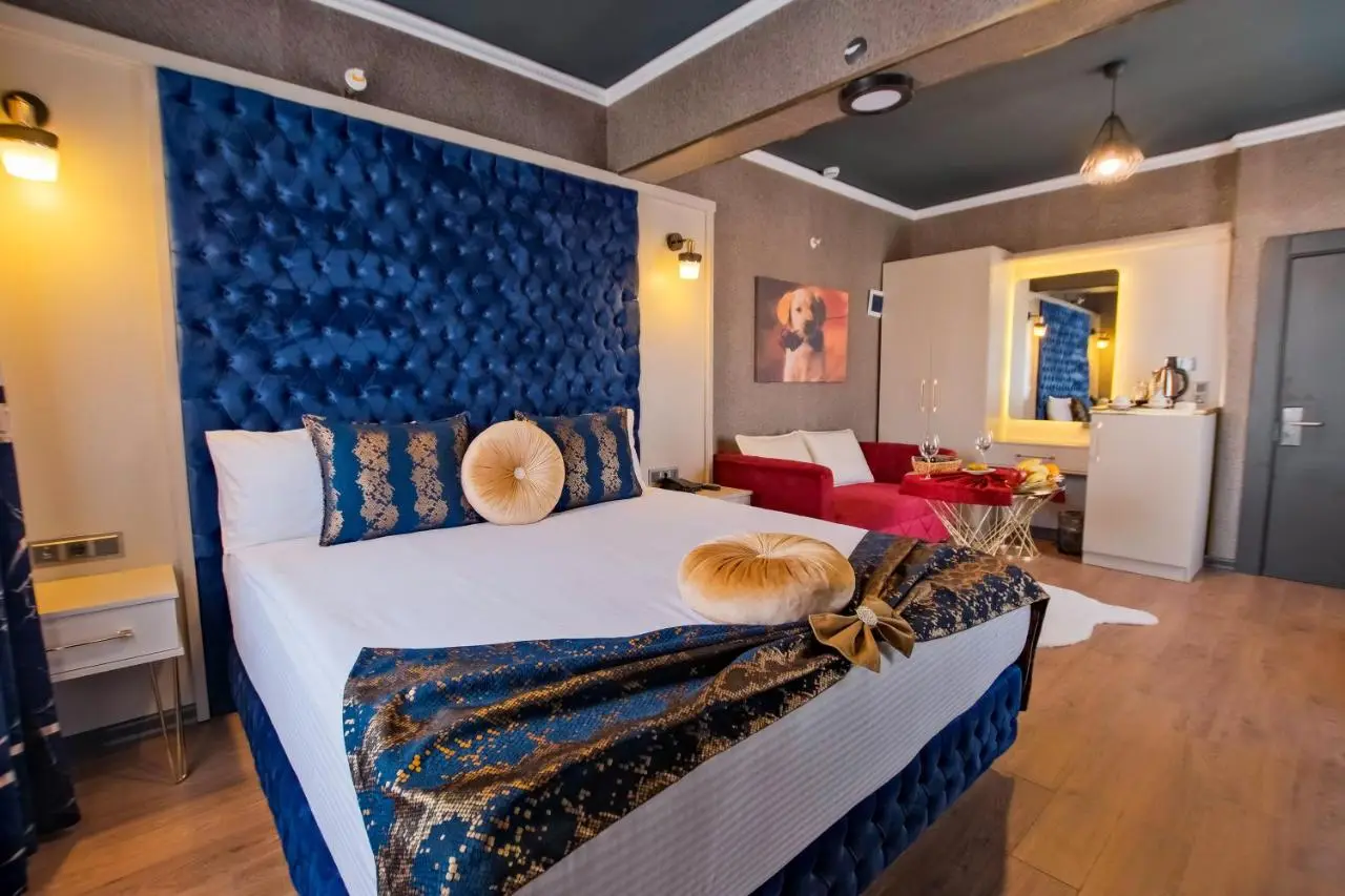 MOONDAY HOTEL