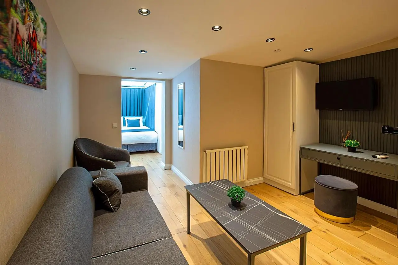 Moss Suites Hotel