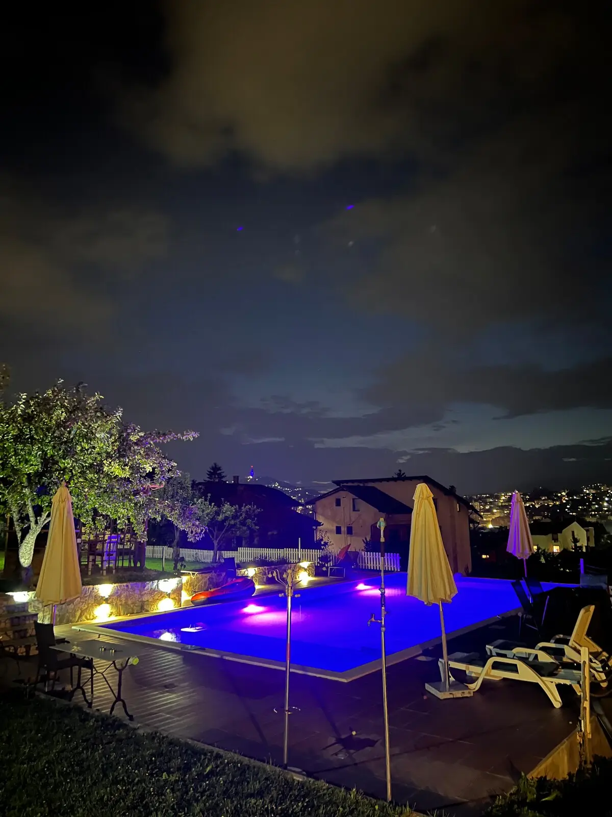 Luxury 2 bedroom apartment with pool