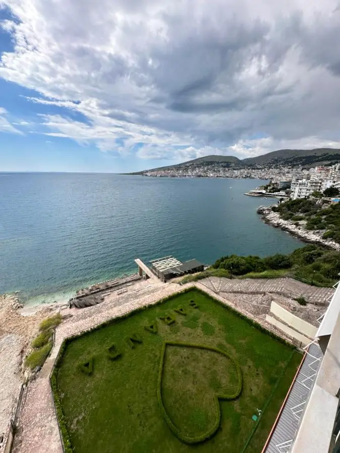K&T Infinity View Seaside Apartment