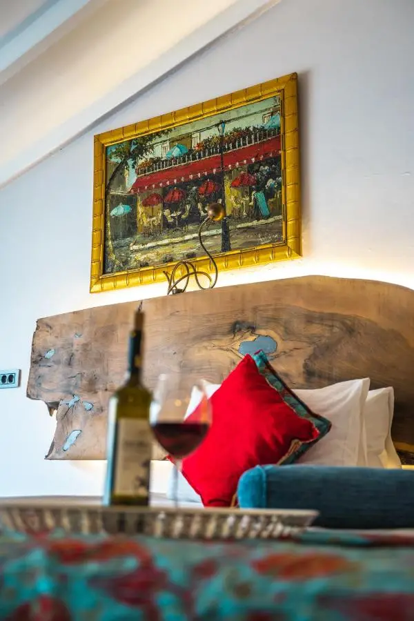 West Pera Hotel