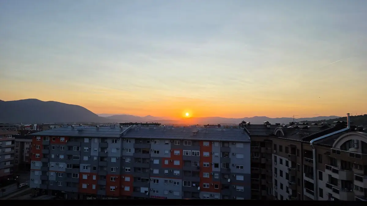 Top Floor Modern Penthouse | Free Parking