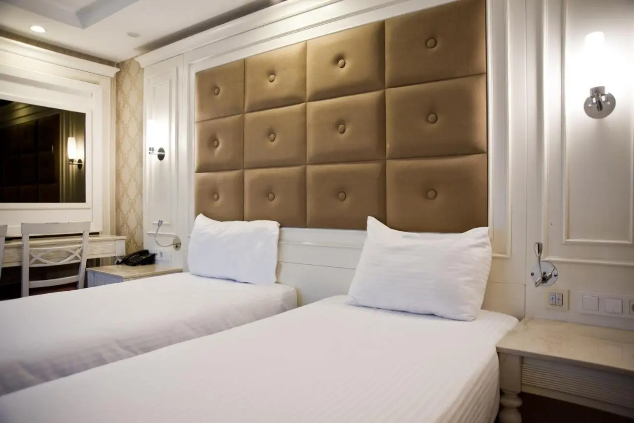 Glorious Hotel