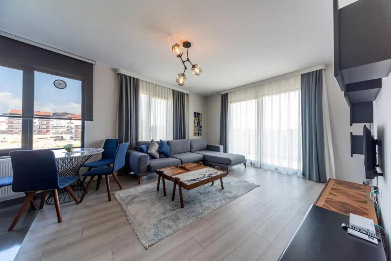 Green Hills Suites