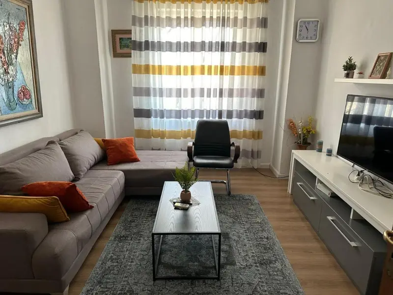 Kelly's Cozy Hideaway - Central Tirana