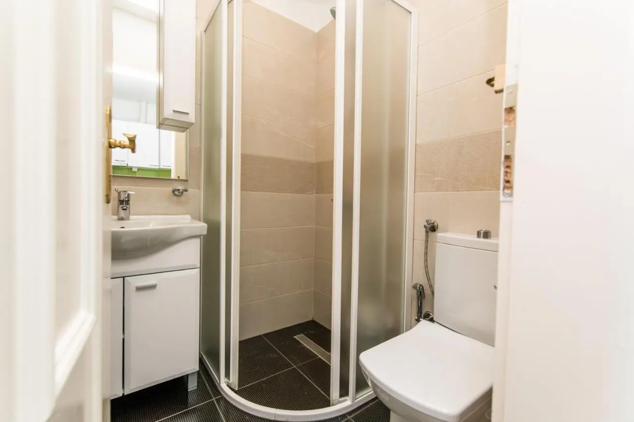 Modern studio for 3 people in the Heart of the City Center