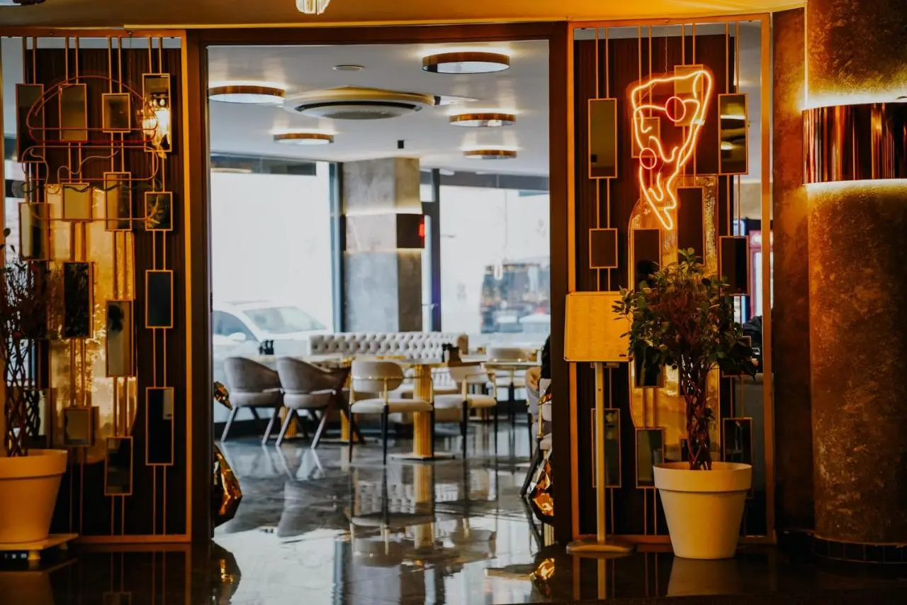 Midis Otel