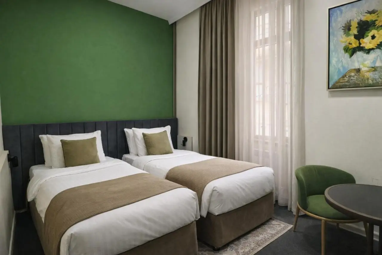 The Cozy Eight Hotel