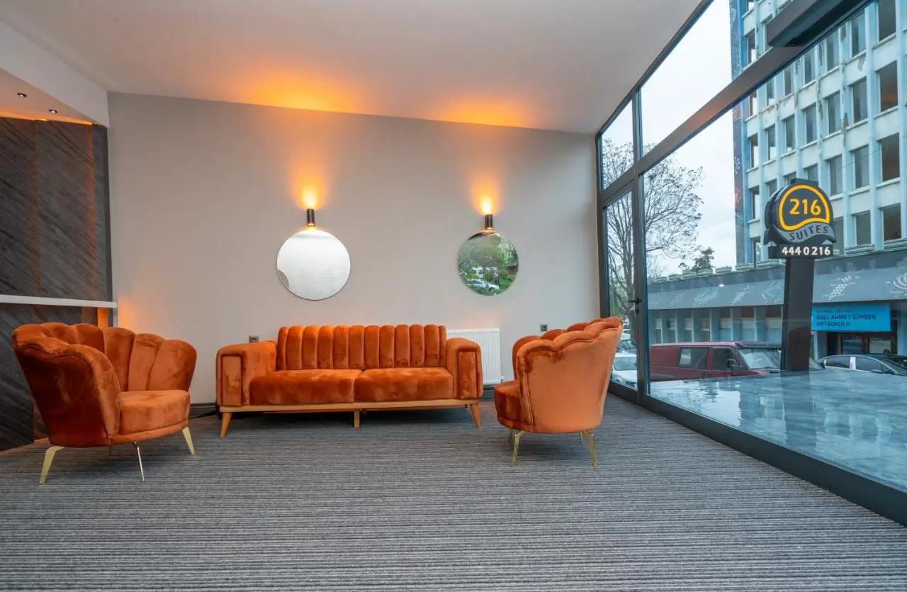 Center Suite