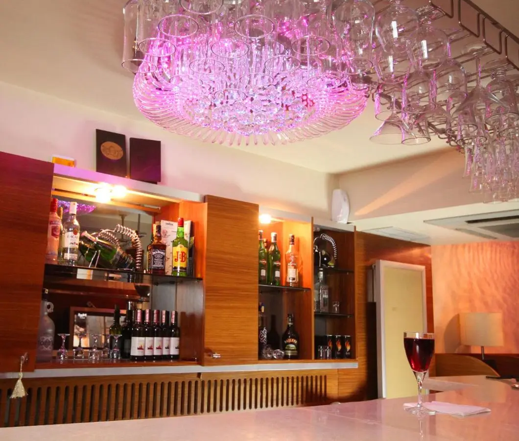 Royce Hotel