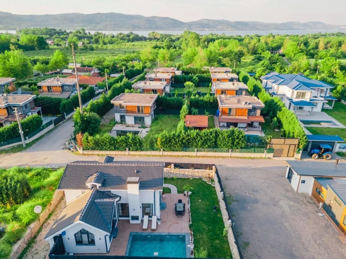 Sapanca İnci Suit