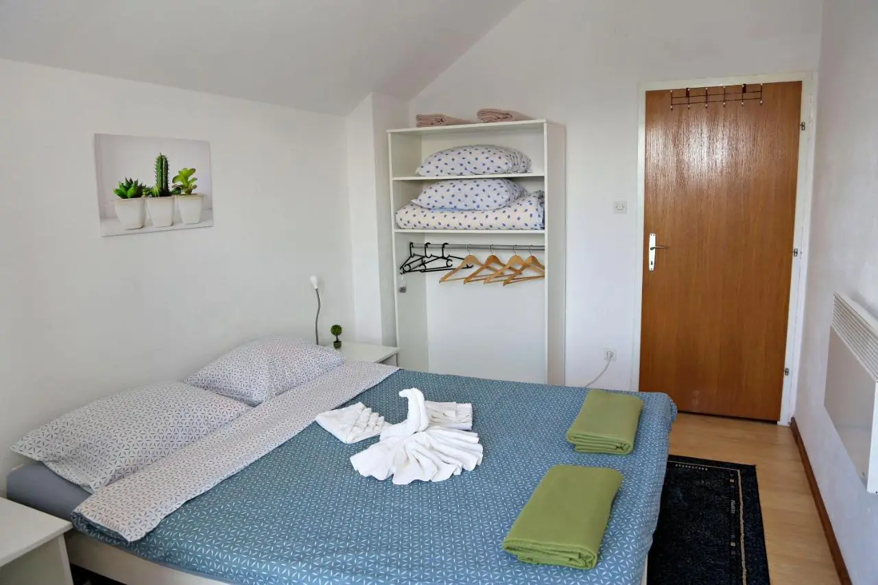 Merak Holiday Home