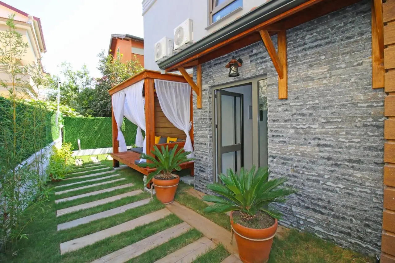 Caglar Residence