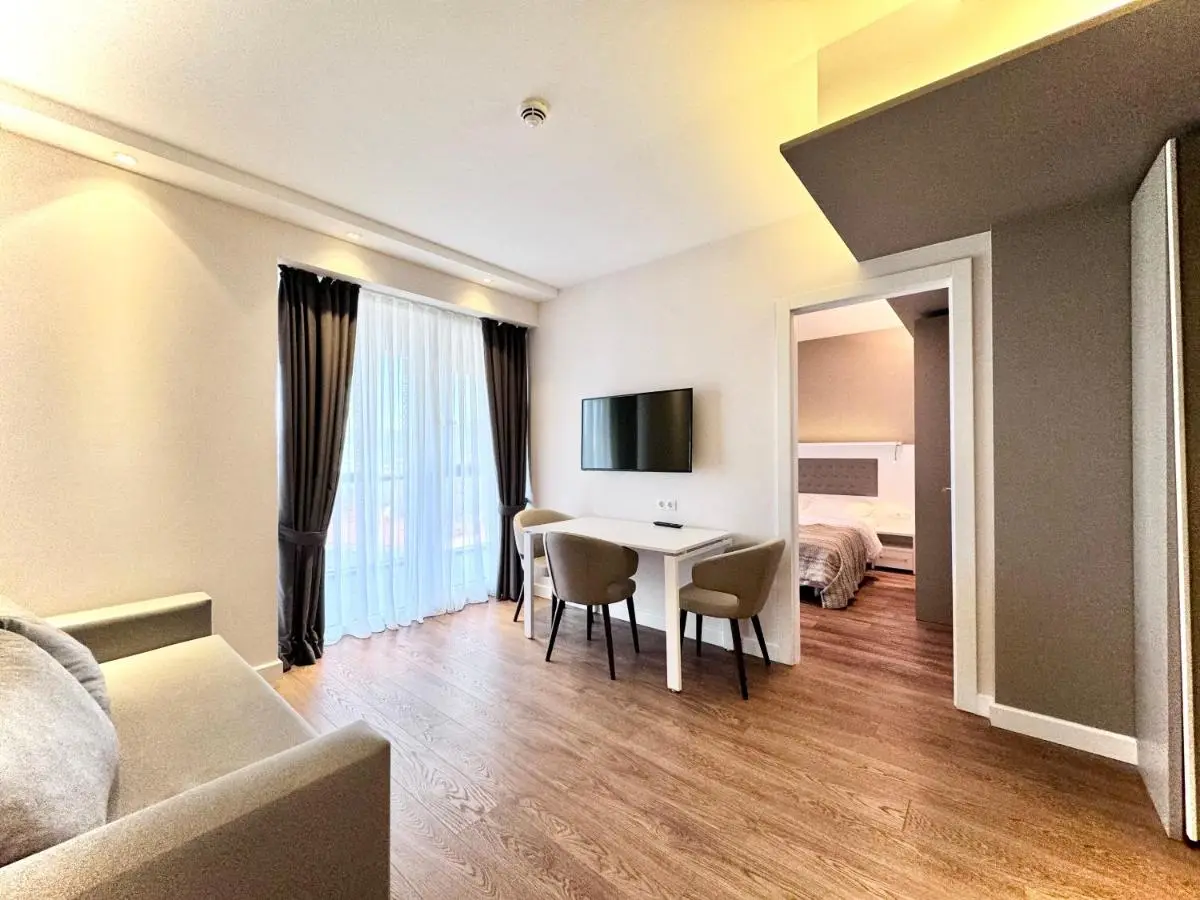 Sunshine Signature Apartments in Alliance Palace