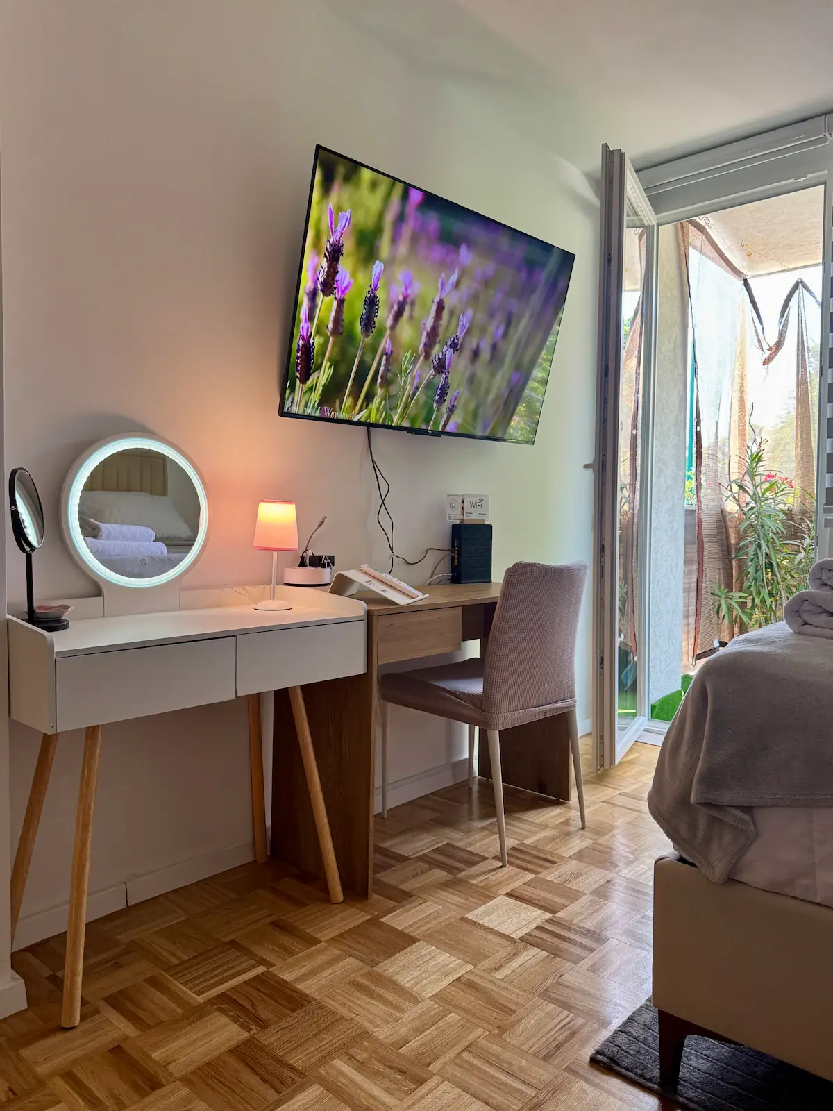 Rose Nest Airport Apartment - Self Check-In
