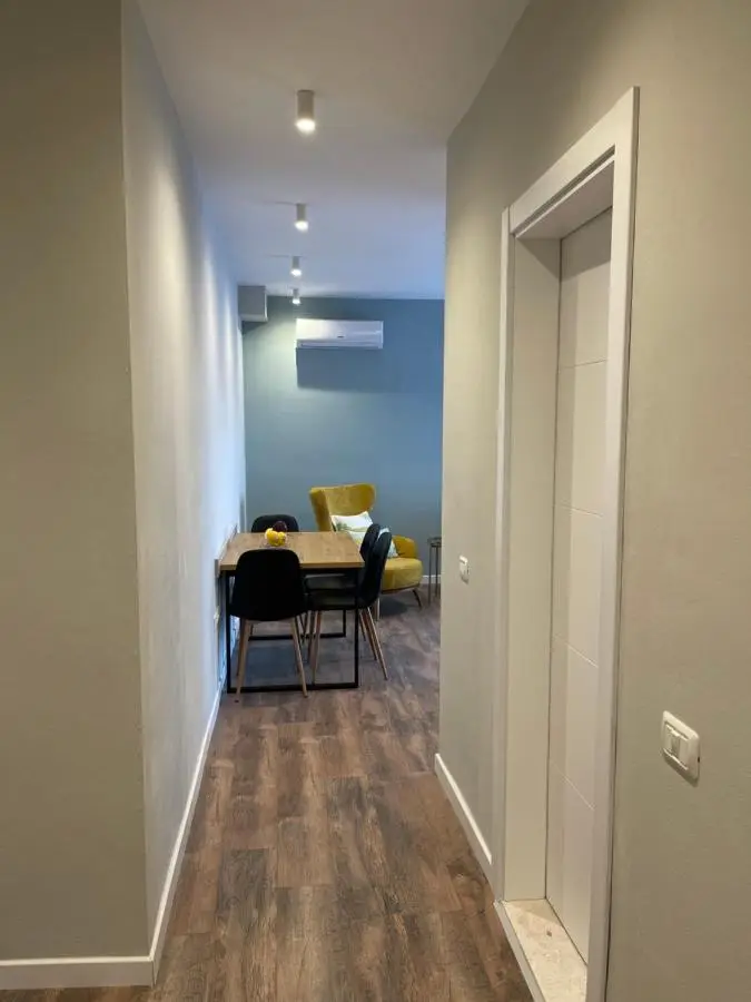 B4 Dusk Apartments R