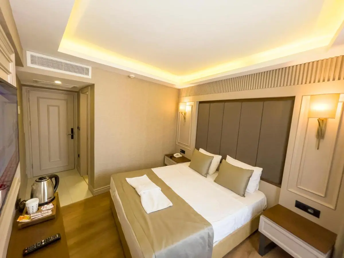 Martinenz Hotel Old City