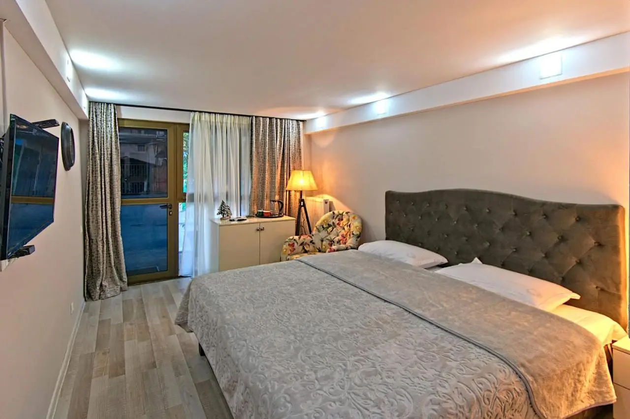 Sakhli at Chavchavadze ave 15