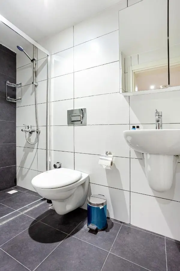 Aram Kerasi Rooms