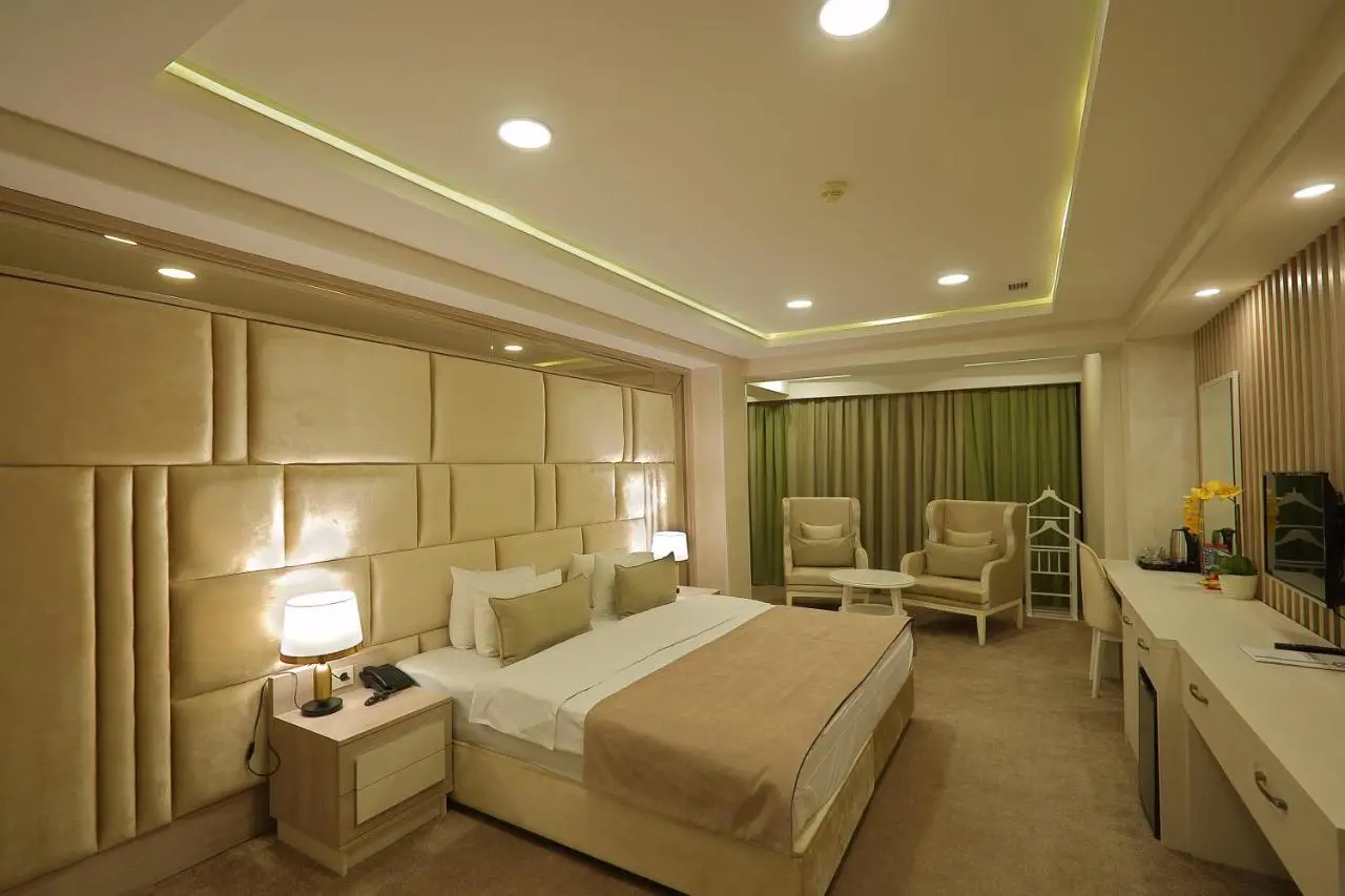 Ganjali Plaza Hotel
