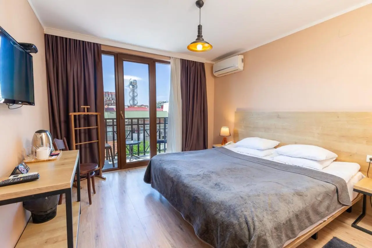 Hotel N16
