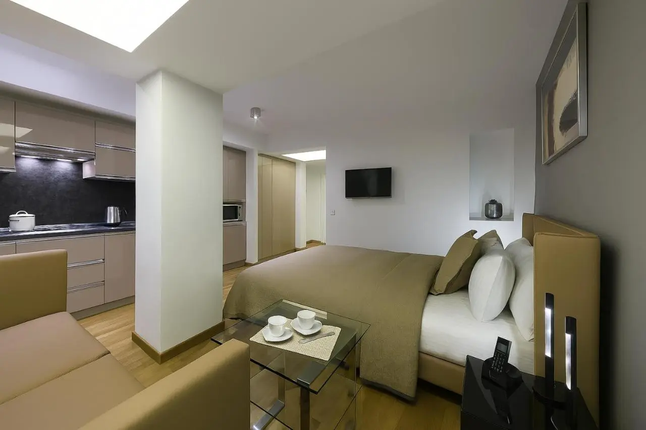 The Place Suit & Apartments