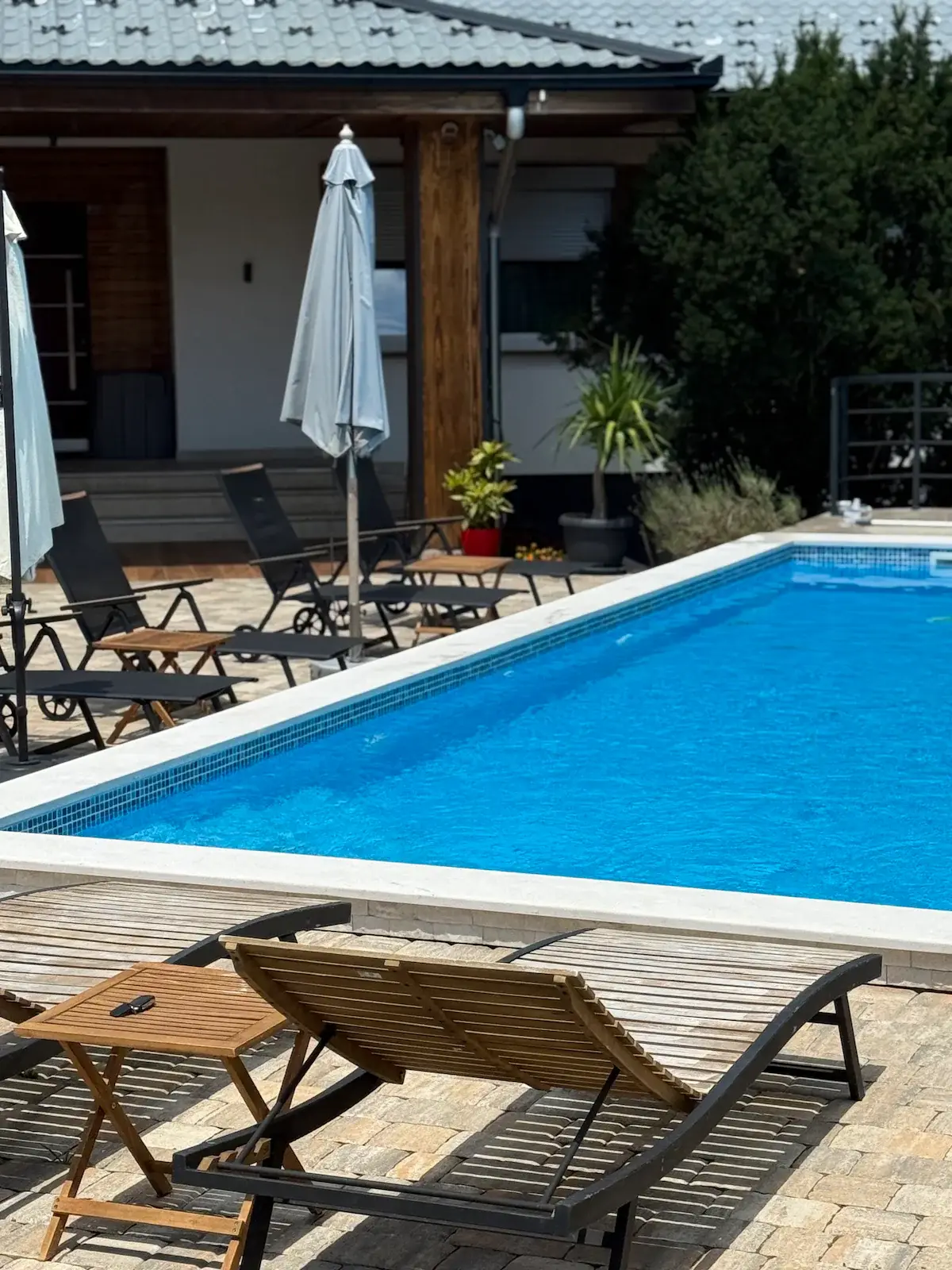 Villa Wood & Green Pool & Spa Residence