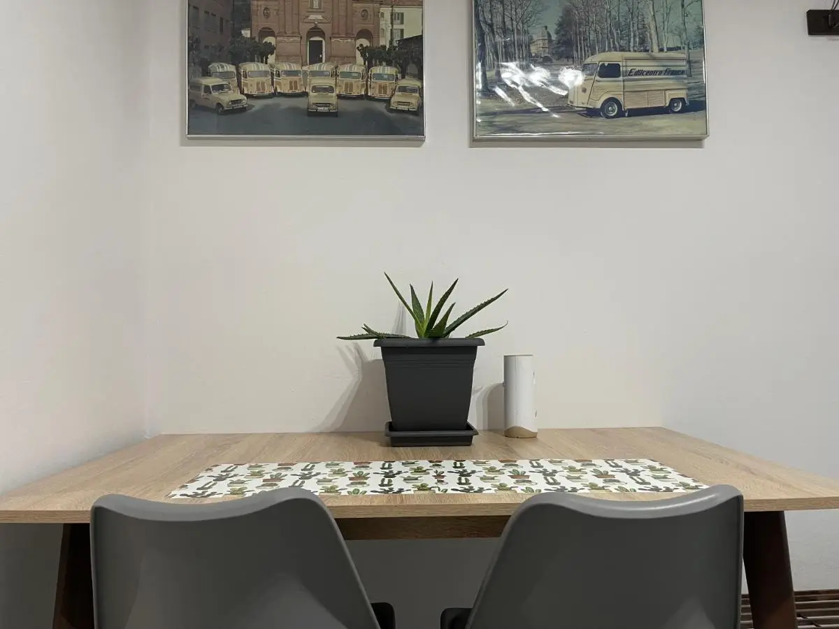 Downtown Boulevard enchanting apartment!