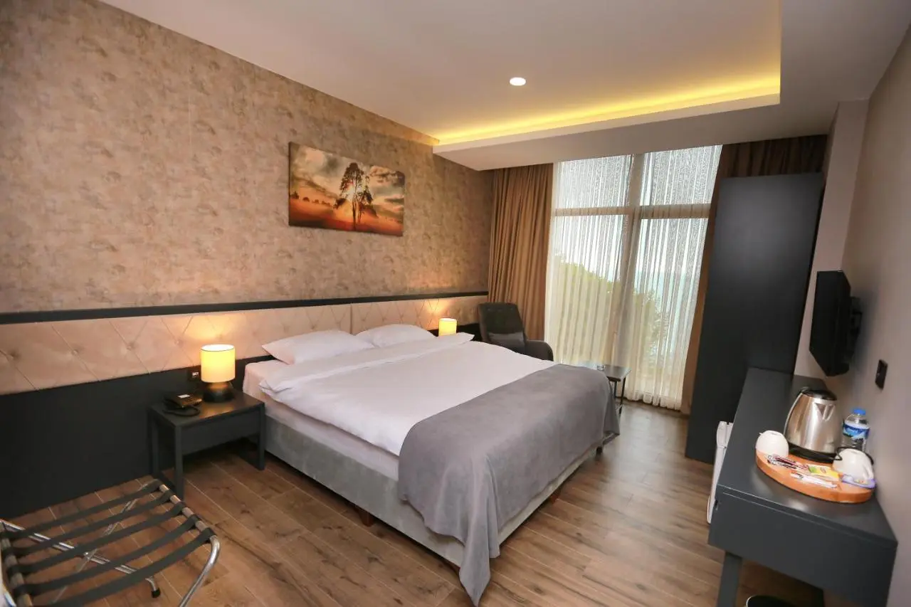 PENTAHOR HOTEL