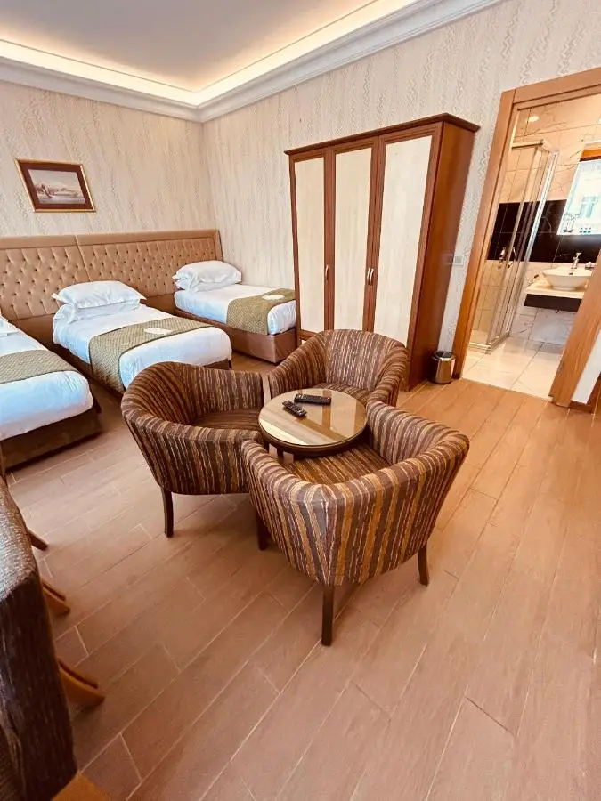 Lily Rooms