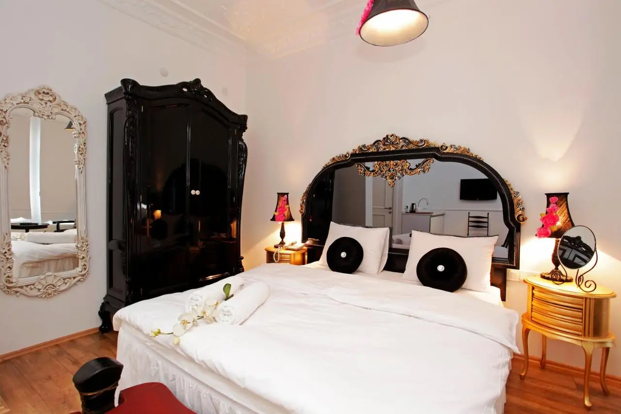The White Swan Suites Beyoglu