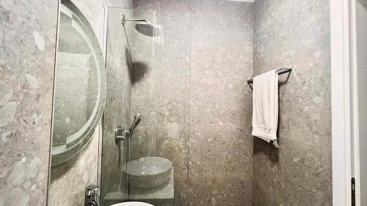 Zeus Tirana Suite