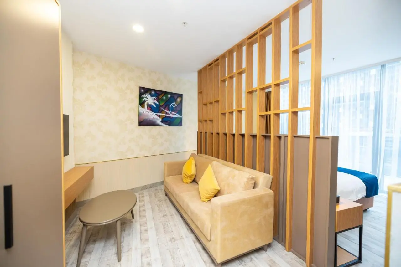 New Wave Hotel