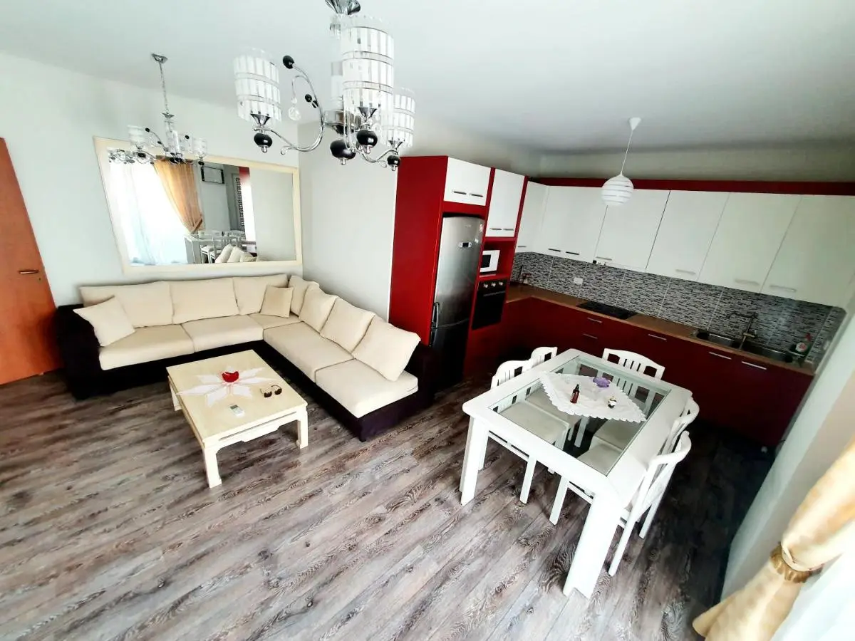 Apartament me qera Lungomare Vlore Mari