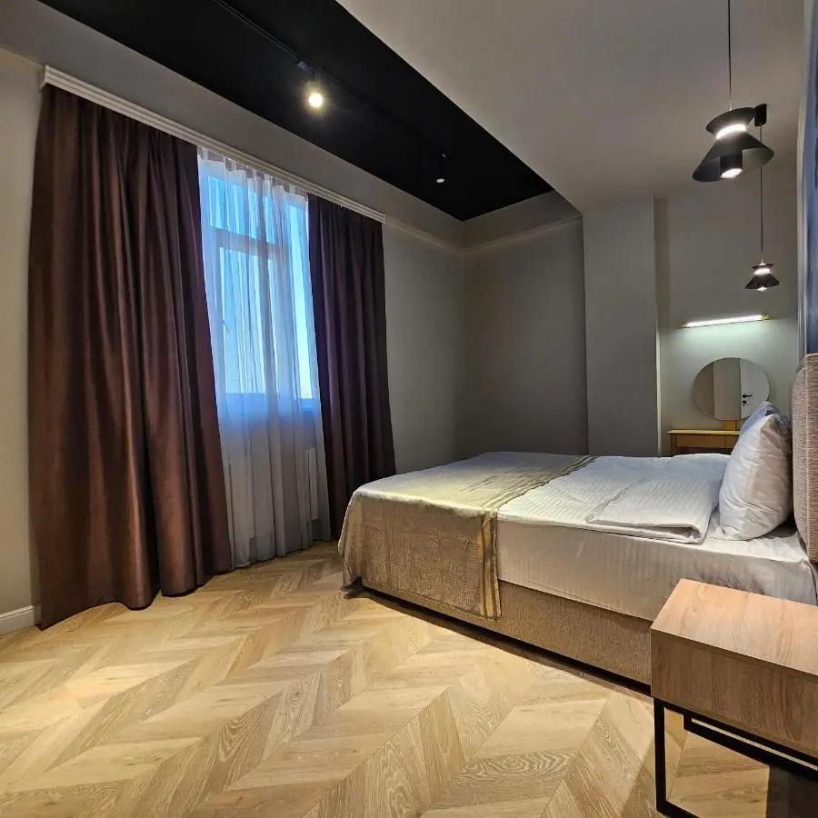 lux-deluxe city apartment