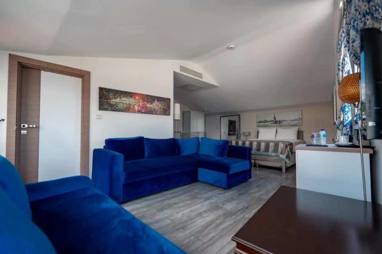 Elanaz Hotel