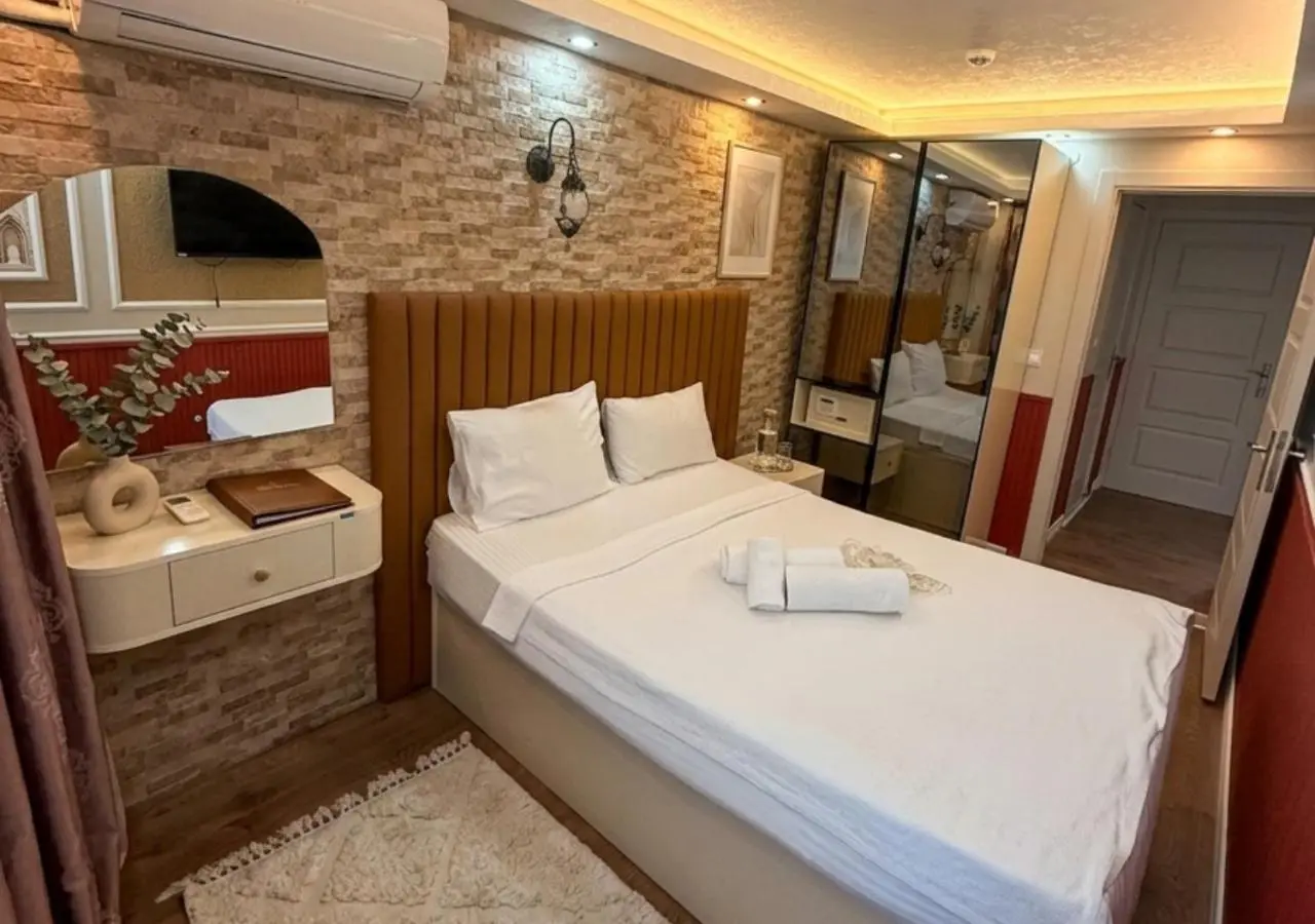 elisa hotel