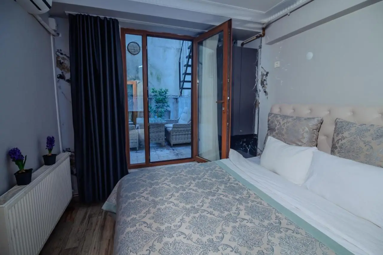 White Moon Suites