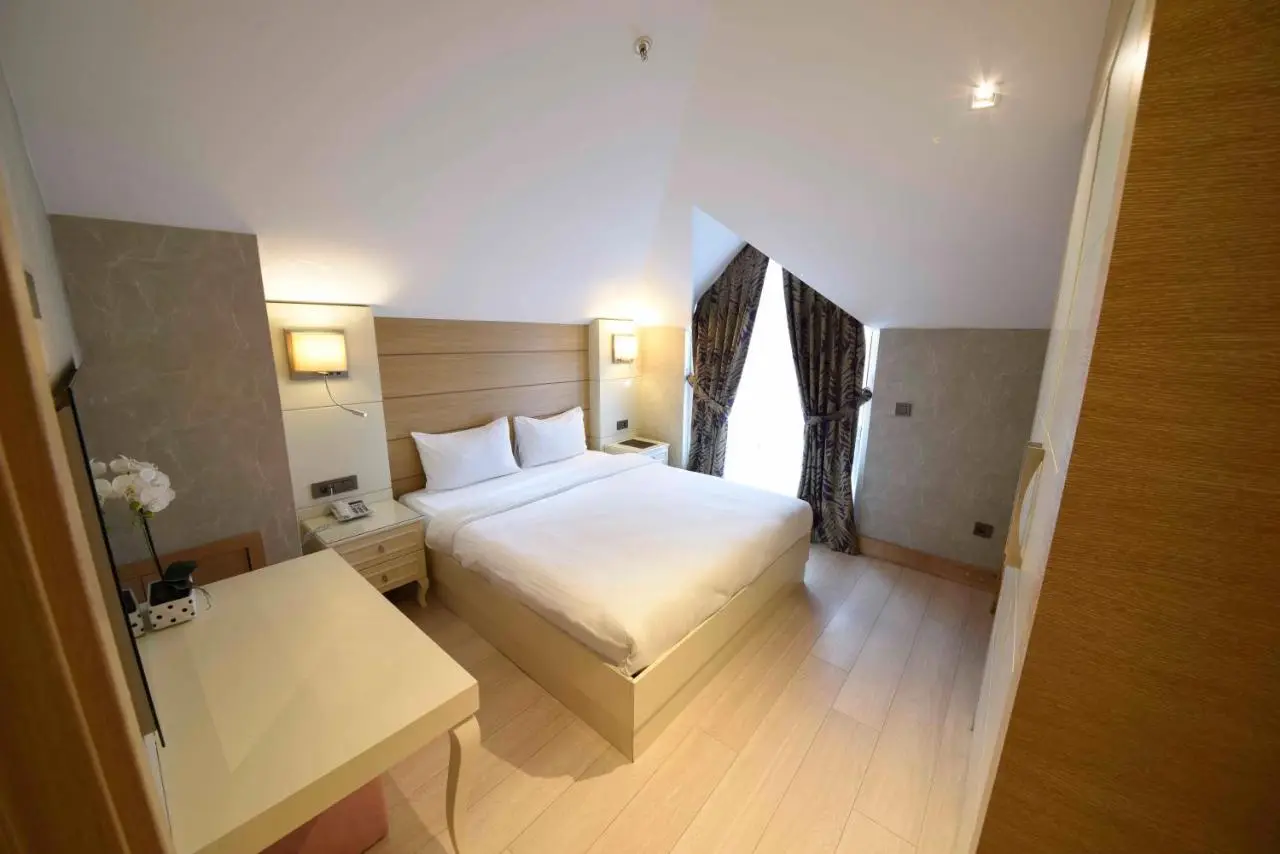 Le Mirage Hotel
