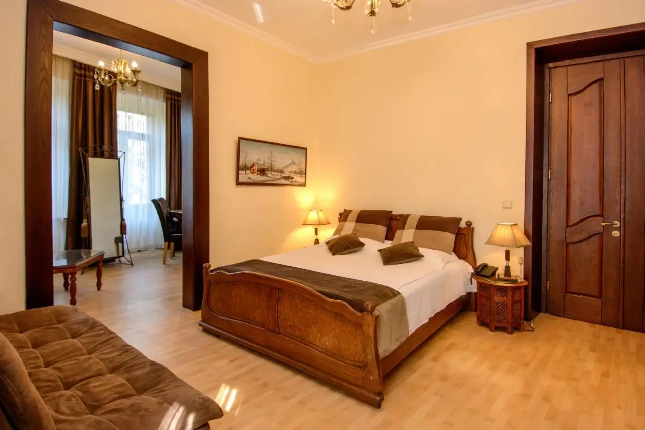 Hotel British House