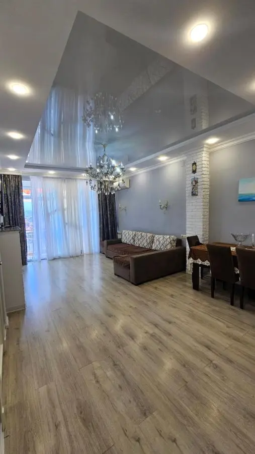 APARTMENT 7