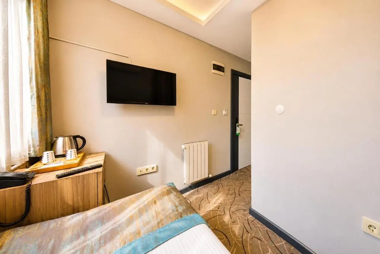 Grand Kavi Hotel