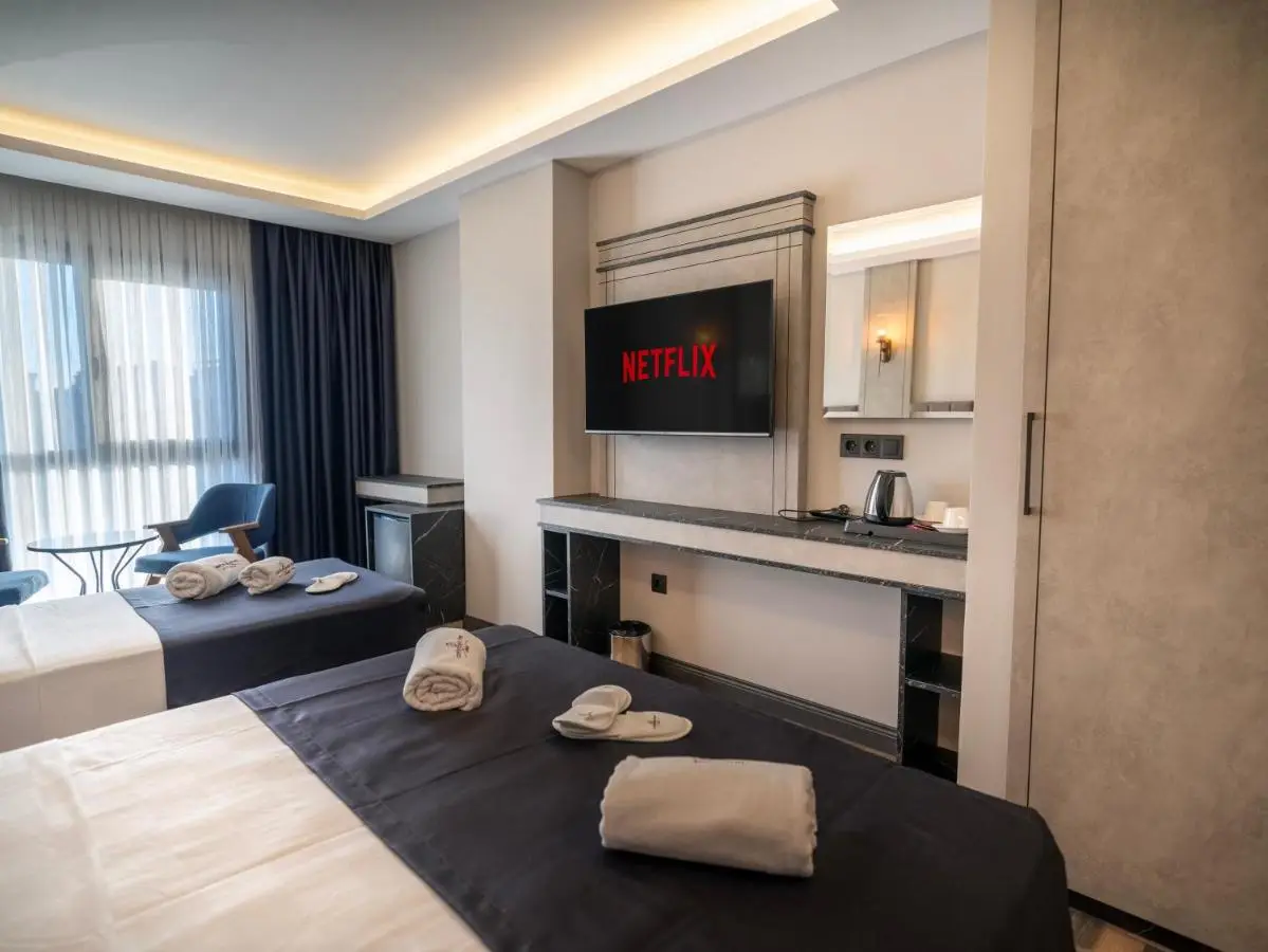 Modernlux Hotel
